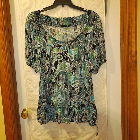 Apt. 9 Tops - Apt. 9 2x short sleeve paisley top blue green